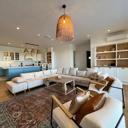 Vila 4 Bedroom With Private Pool And Separate Staff In *
