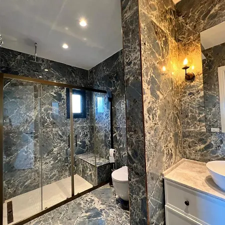 Vila 4 Bedroom With Private Pool And Separate Staff In
